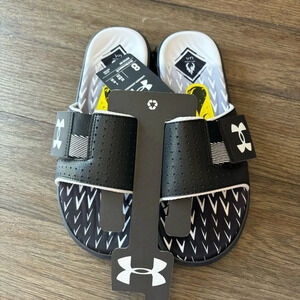 Under Armour Slides NWT